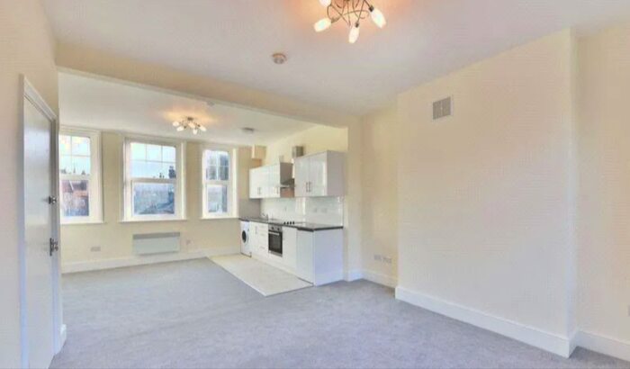 Studio To Rent In Allitsen Road, London, NW8