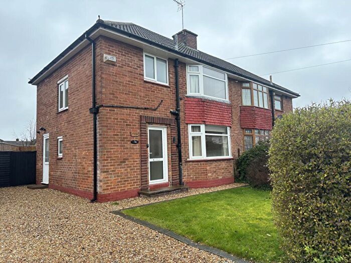 3 Bedroom Semi-Detached House To Rent In Edge Avenue, Grimsby, DN33