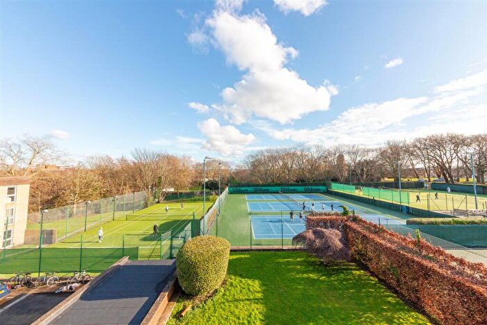 2 Bedroom Flat For Sale In St. Oswalds Road | Redland, BS6