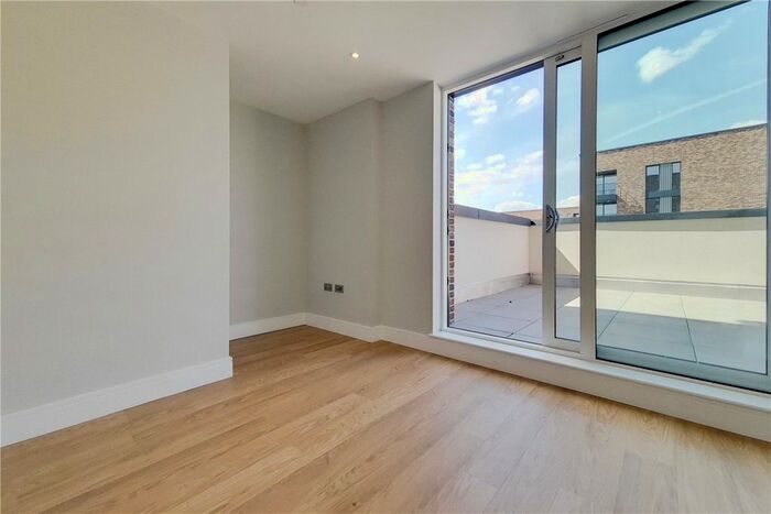 2 Bedroom Flat To Rent In Greyhound Parade, Wimbledon Grounds, London, SW17