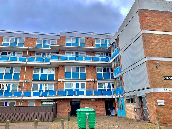 3 Bedroom Apartment To Rent In Sedgley Close, Southsea, PO5