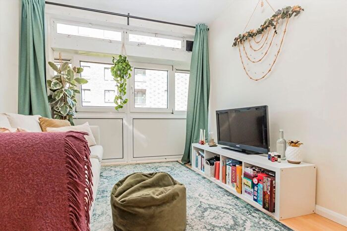 1 Bedroom Flat To Rent In Upper Richmond Road, Putney, SW15