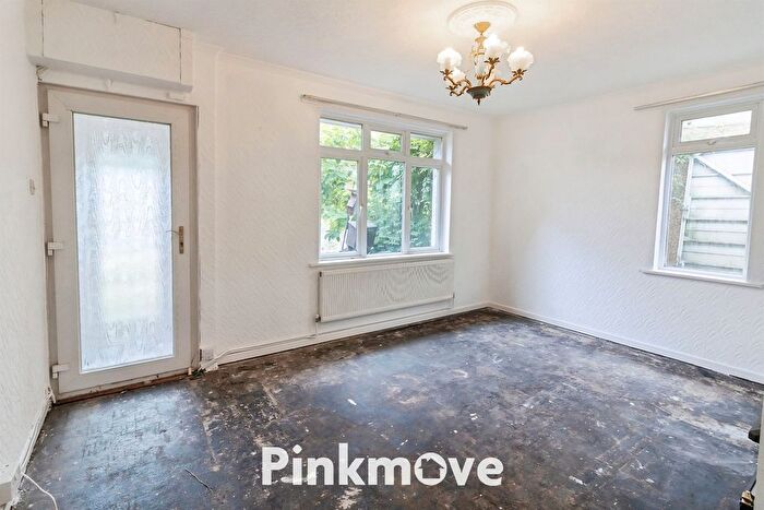 2 Bedroom Semi-Detached Bungalow For Sale In Rectory Road, Crumlin, Newport, NP11