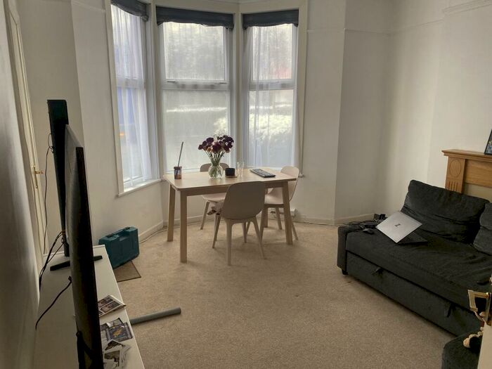 1 Bedroom Flat To Rent In Downend Road, Kingswood, Bristol, BS15