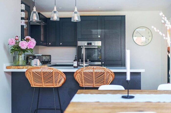 3 Bedroom Semi Detached House For Sale In Woodland Drive, Bromham, Bedford, MK43