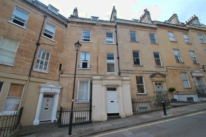 2 Bedroom Maisonette To Rent In Park Street, Bath, BA1