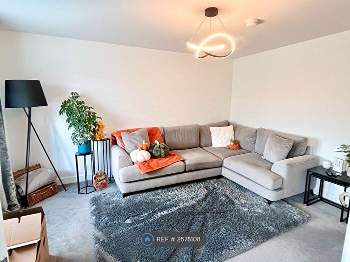 3 Bedroom Semi-Detached House To Rent In Garnet Road, Bridgwater, TA6