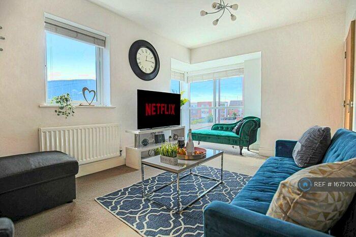 4 Bedroom Semi-Detached House To Rent In Knights Crescent, Bletchley, Milton Keynes, MK2