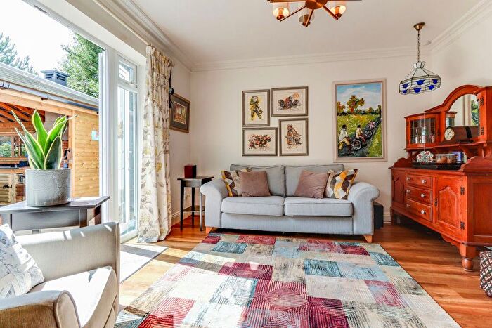 5 Bedroom Property To Rent In Thorncliffe Drive, Cheltenham, GL51