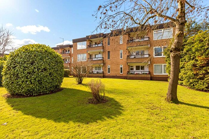 3 Bedroom Apartment For Sale In Harford Drive, Bristol, BS16