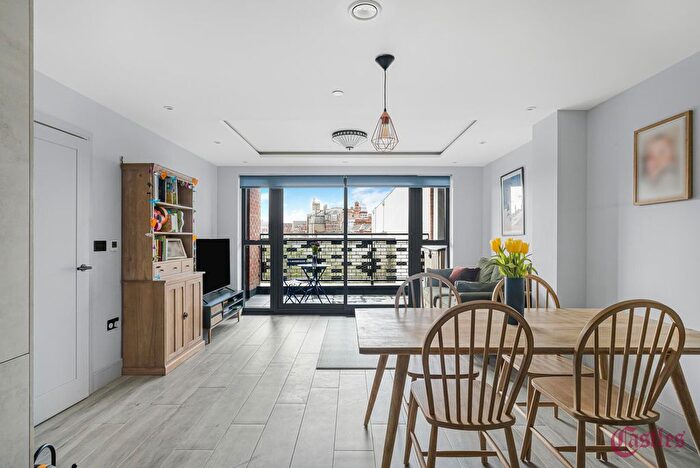 2 Bedroom Flat For Sale In Berkeley House, Tottenham Lane, N8