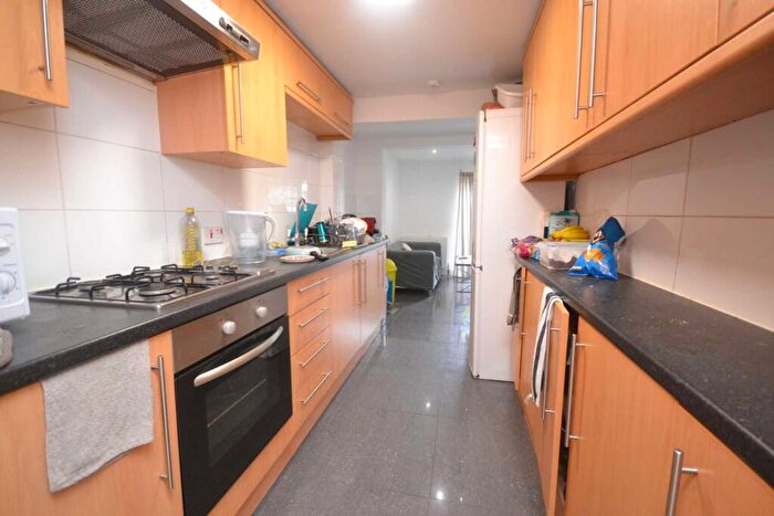 6 Bedroom Terraced House To Rent In Blenheim Road, Reading, RG1