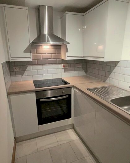 1 Bedroom Flat To Rent In Savile Terrace, Halifax, HX1