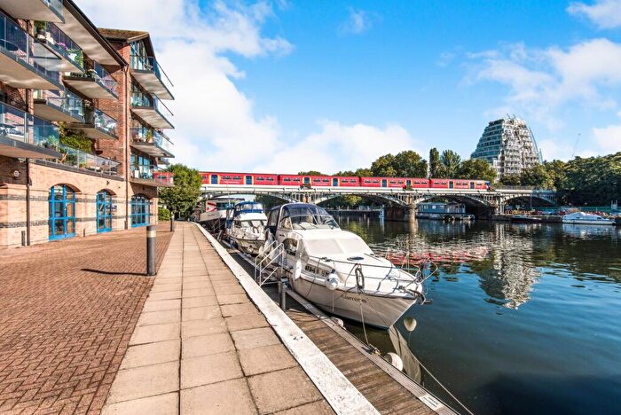 1 Bedroom Flat To Rent In Becketts Place, Hampton Wick, Kingston Upon Thames, KT1