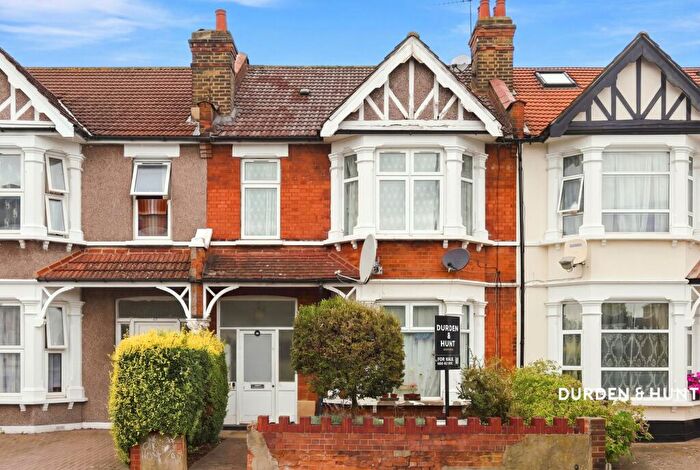 2 Bedroom Maisonette For Sale In Aldborough Road South, Ilford, IG3