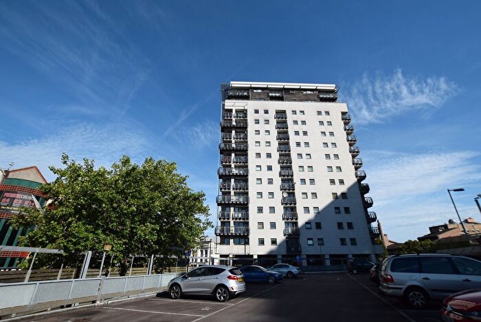 2 Bedroom Flat To Rent In The Aspect Queen Street, City Centre, Cardiff., CF10