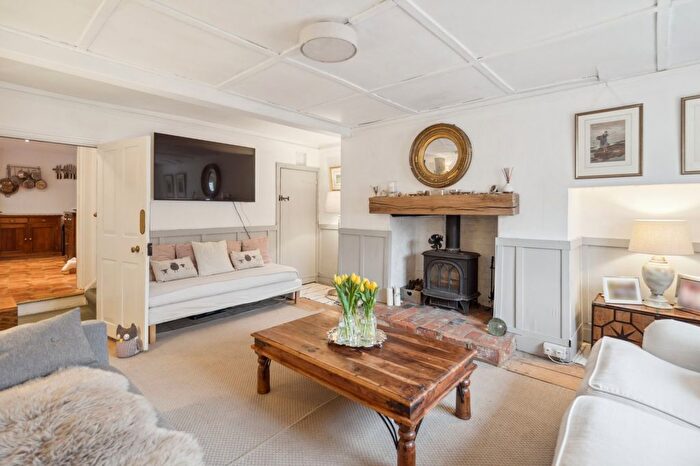 3 Bedroom End Of Terrace House For Sale In High Street, Amersham, Buckinghamshire, HP7