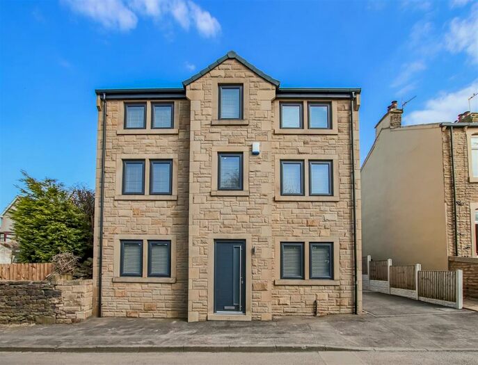 3 Bedroom House To Rent In Ormerod Street, Worsthorne, Burnley, BB10