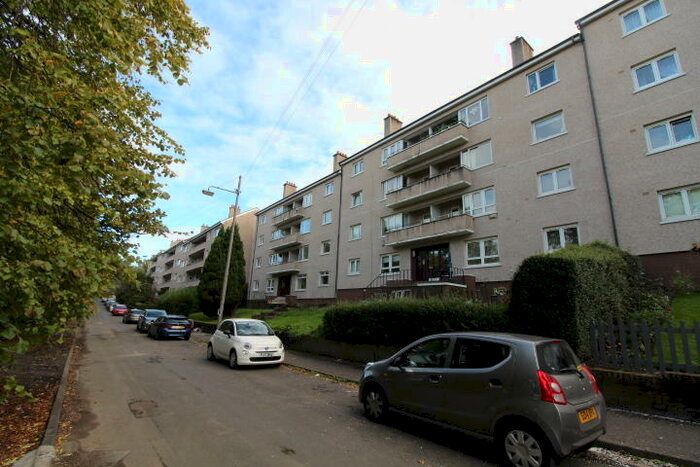 2 Bedroom Flat To Rent In Barrmill Road, Mansewood, G43
