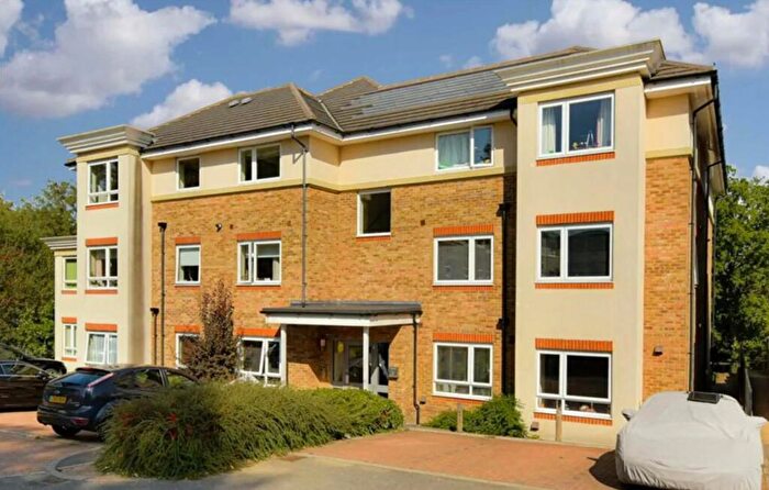 1 Bedroom Flat To Rent In Dalmeny Way, Epsom, KT18