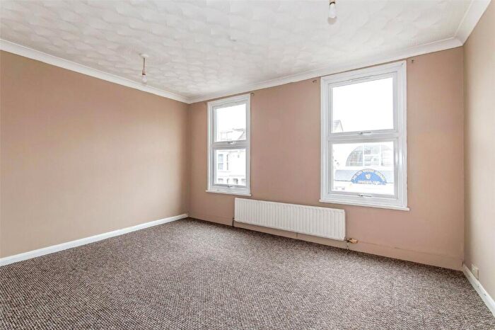 3 Bedroom Terraced House For Sale In Brandon Street, Gravesend, DA11