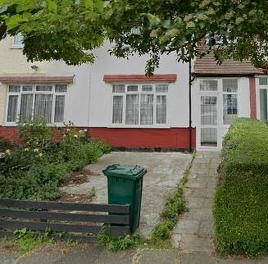 4 Bedroom Terraced House To Rent In Hervey Close, London, N3