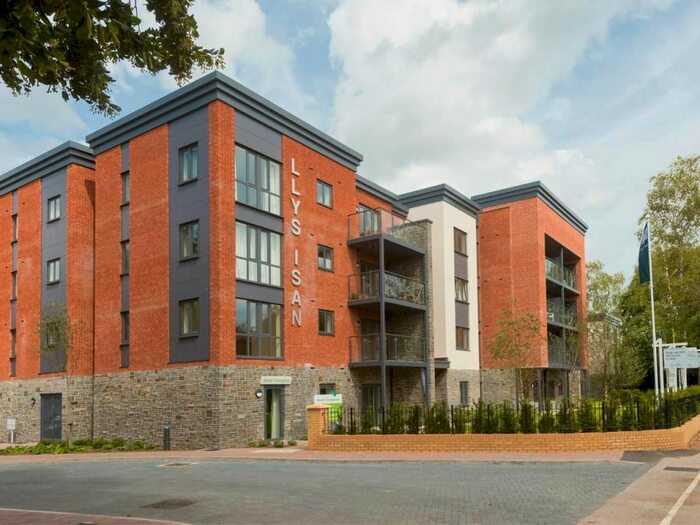 2 Bedroom Flat To Rent In Ilex Close, Llanishen, Cardiff, CF14