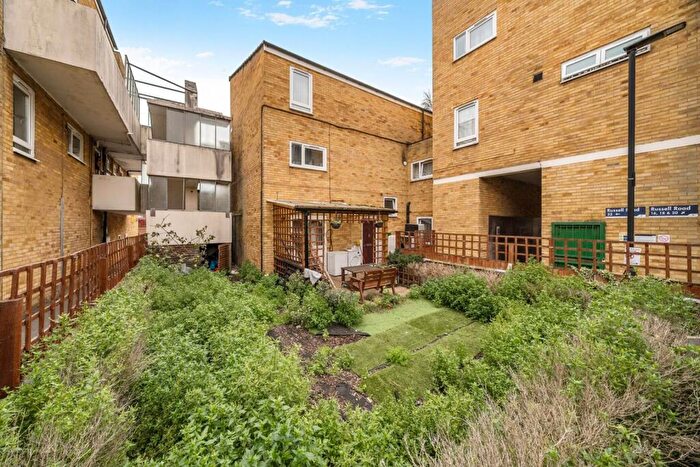 3 Bedroom Flat For Sale In Russell Road, Tottenham, London, N15