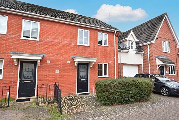 2 Bedroom Semi-detached House To Rent In Pennycress Drive, Thetford, IP24
