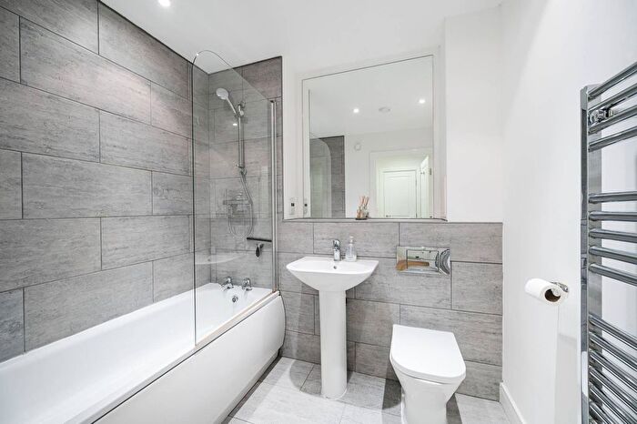 1 Bedroom Flat To Rent In Christian Street, Aldgate, London, E1