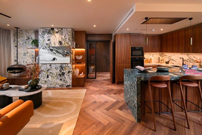 3 Bedroom Duplex For Sale In London Dock, Arrival Square, Wapping, E1W