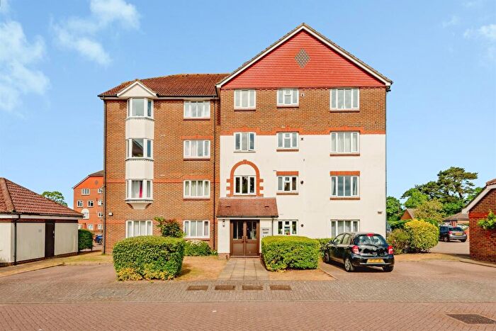 1 Bedroom Apartment For Sale In St. Annes Rise, Redhill, RH1