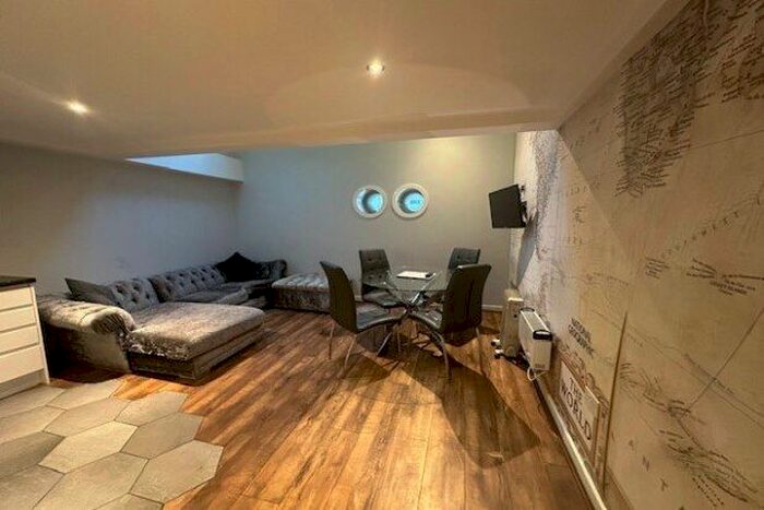 2 Bedroom Flat To Rent In Fenwick Street, Liverpool, L2