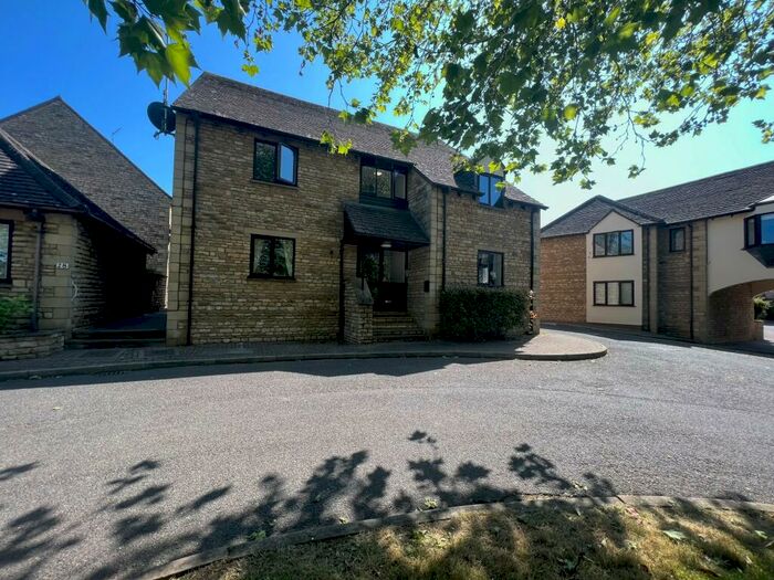 2 Bedroom Apartment To Rent In Phillips Court, Stamford, PE9