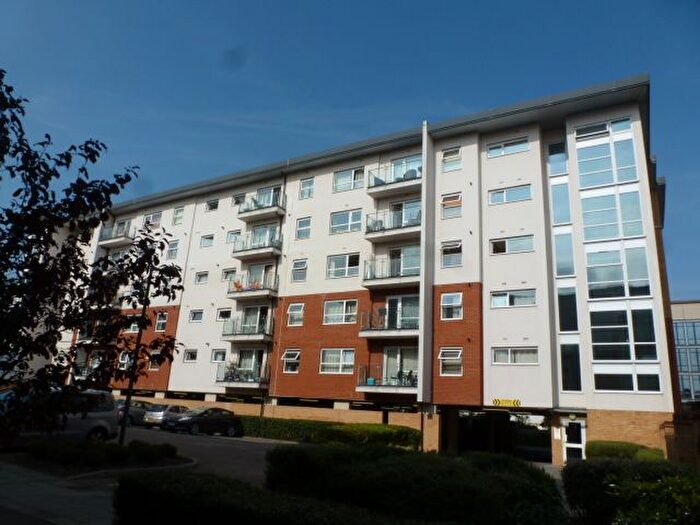 2 Bedroom Flat To Rent In Clarkson Court, Hatfield, AL10