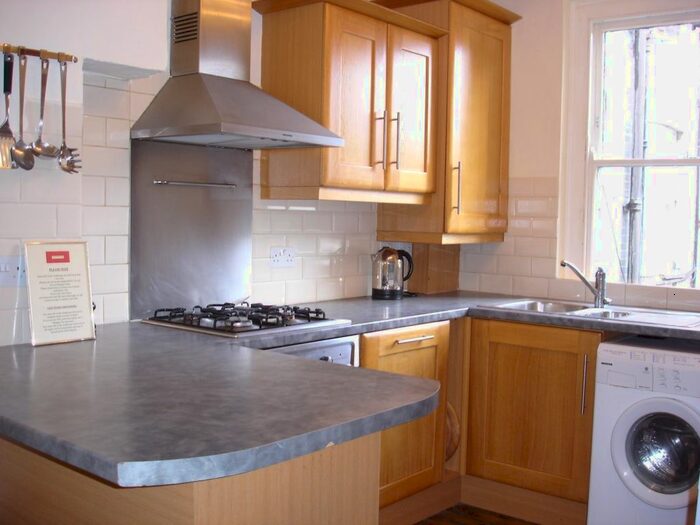 2 Bedroom Flat To Rent In Philpot Street, London, E1