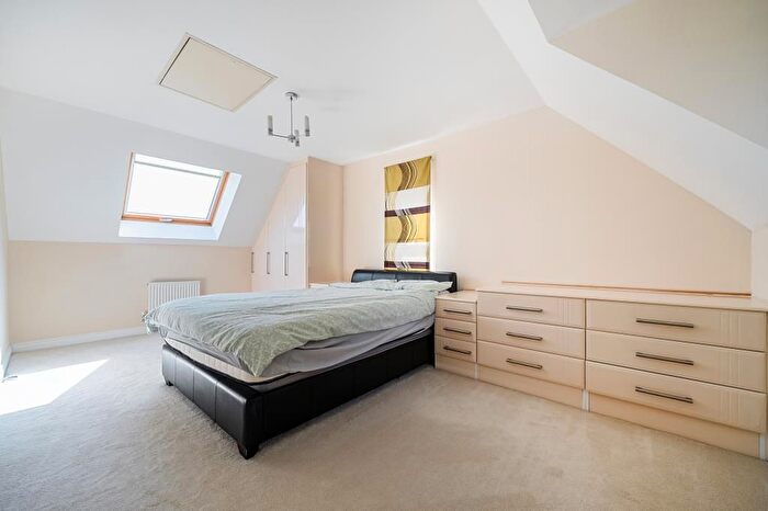 6 Bedroom Detached House For Sale In Wexham, Berkshire, SL3
