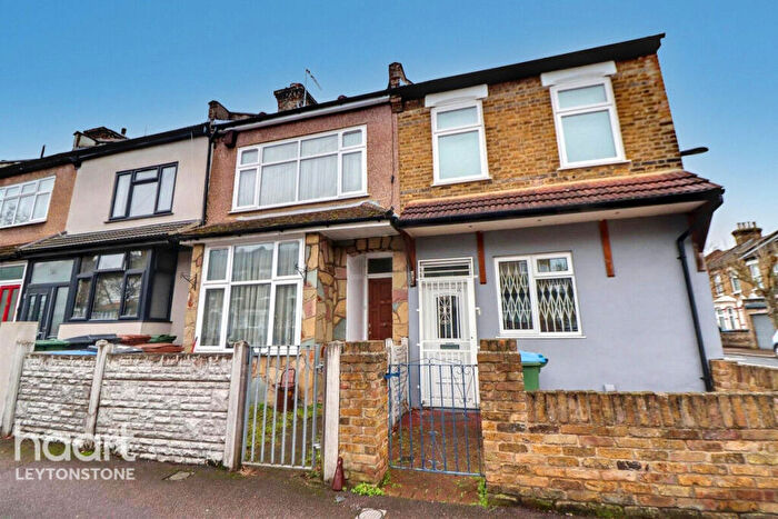 3 Bedroom End Of Terrace House To Rent In Selby, London, E11