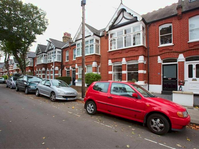 2 Bedroom Flat To Rent In Cleveland Avenue, London, W4