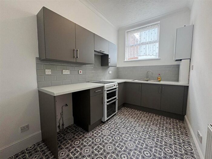 1 Bedroom Flat To Rent In Castle Street, Ryde, PO33