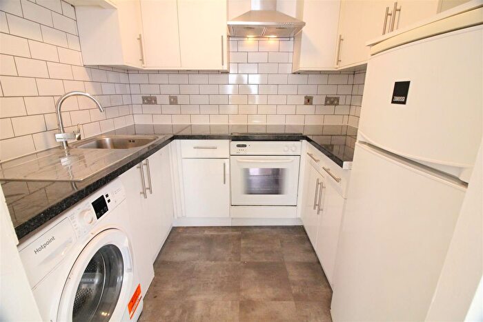 2 Bedroom Property To Rent In Warwick Road, West Drayton, UB7