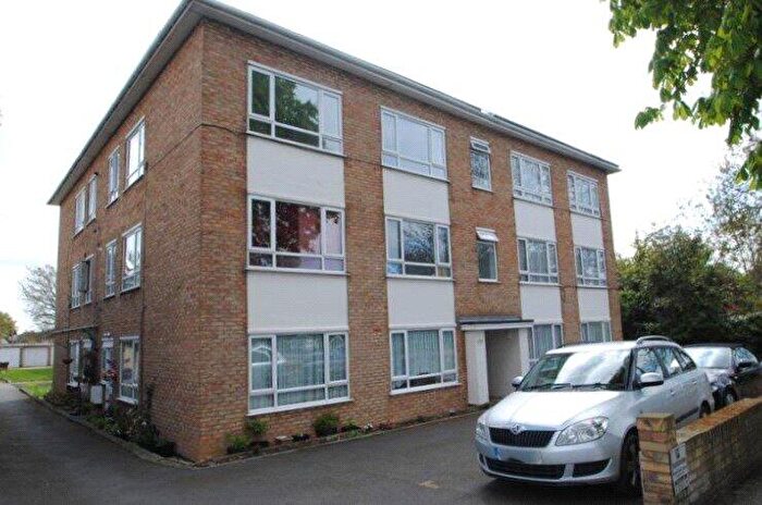 2 Bedroom Apartment To Rent In Grove Court, Southbourne Grove, Westcliff-on-Sea, Essex, SS0