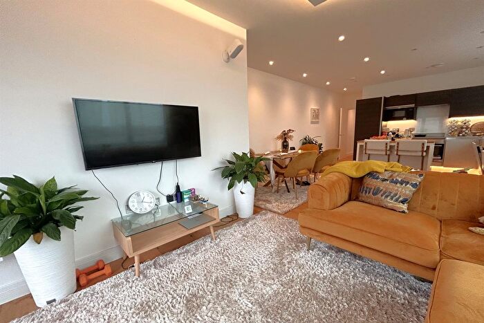 2 Bedroom Flat To Rent In Circa Apartments, Harlington, UB3