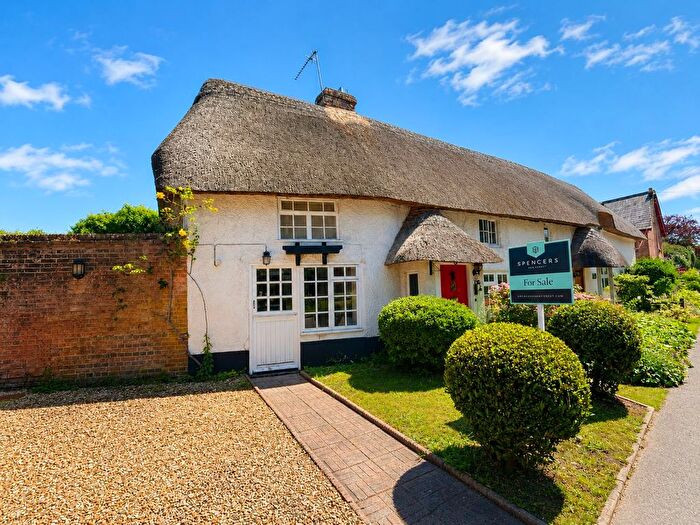 4 Bedroom Cottage For Sale In High Street, Sturminster Marshall, Wimborne, BH21
