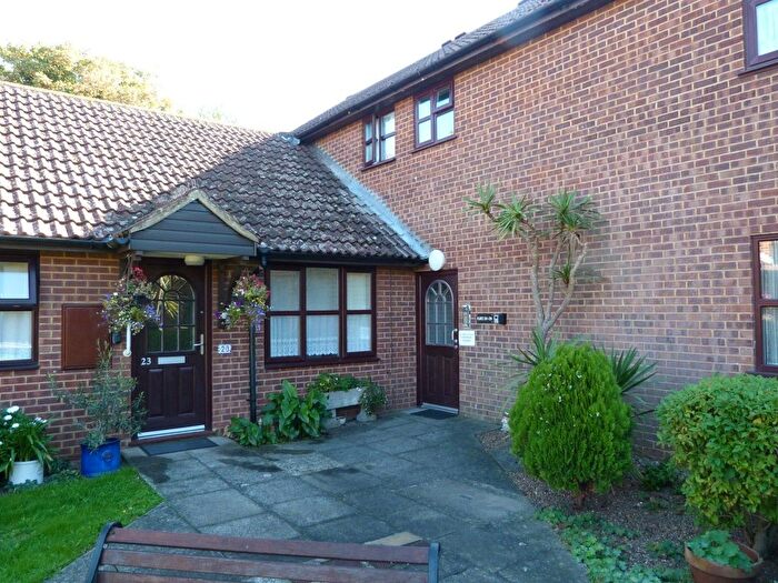 1 Bedroom Flat For Sale In Grosvenor Road, Broadstairs, CT10