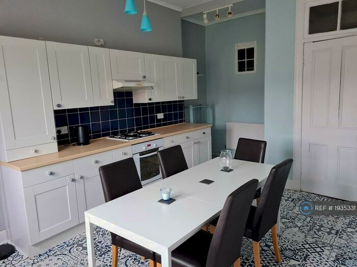 2 Bedroom Flat To Rent In Copland Rd, Glasgow, G51