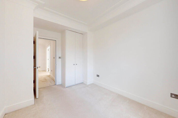 3 Bedroom Apartment For Sale In Viceroy Court, Prince Albert Road, St Johns Wood, London, NW8
