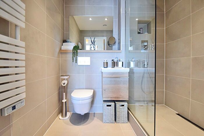 2 Bedroom Flat To Rent In David Street, Leeds, LS11