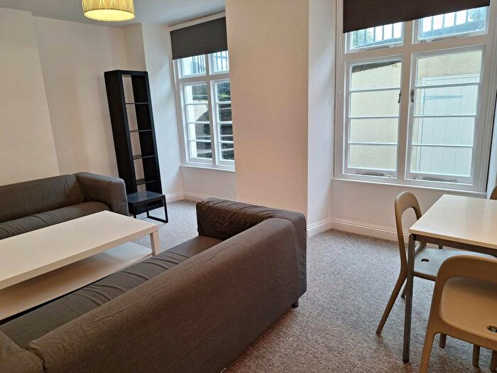 3 Bedroom Flat To Rent In Charlotte Street, BS1