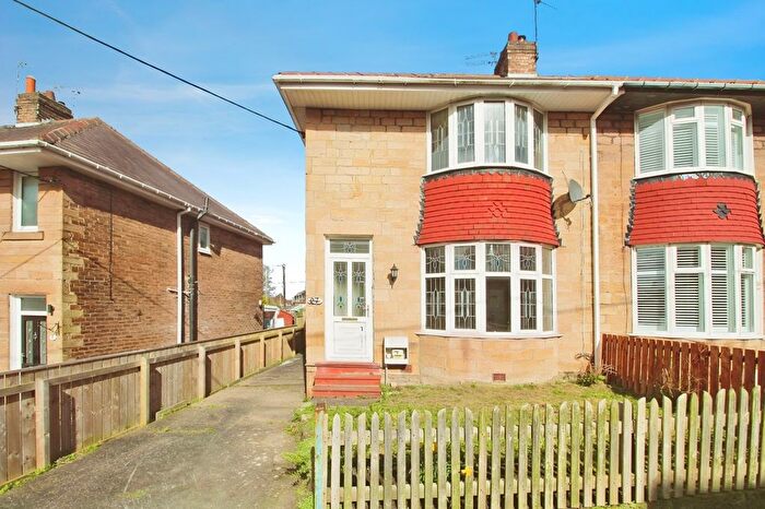 3 Bedroom Semi-Detached House To Rent In North View, Blackhill, Consett, Durham, DH8